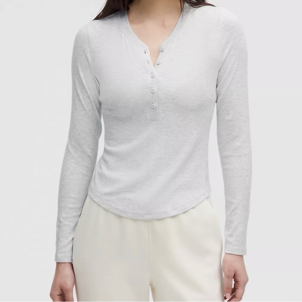 Lululemon - nwt - Long Sleeve Henley Top in Light Gray - Women's Casual Tee